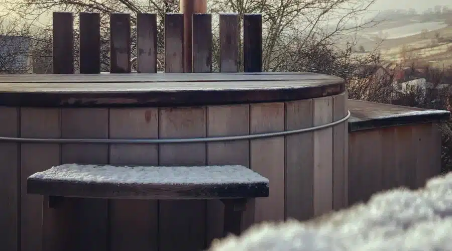 Aux Cabottes, profitez d’une nuit insolite en Bourgogne avec jacuzzi privatif en pleine nature