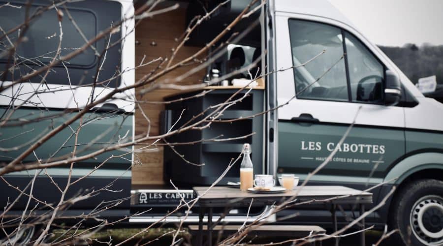 Location de van aménagé haut-de-gamme pour découvrir la Bourgogne en mode vanlife